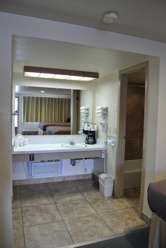 Double Room - Motor Lodge  interior